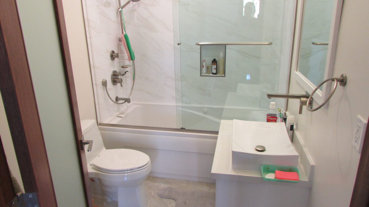 Chandler Alex Bathroom